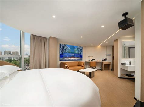 Best Hotels near Jinwan Airport (ZUH) .